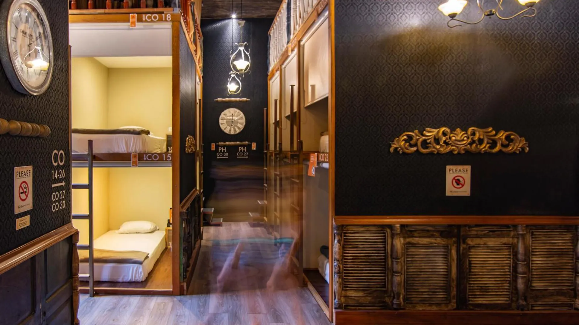 The Clock Hostel & Suites Cartagena