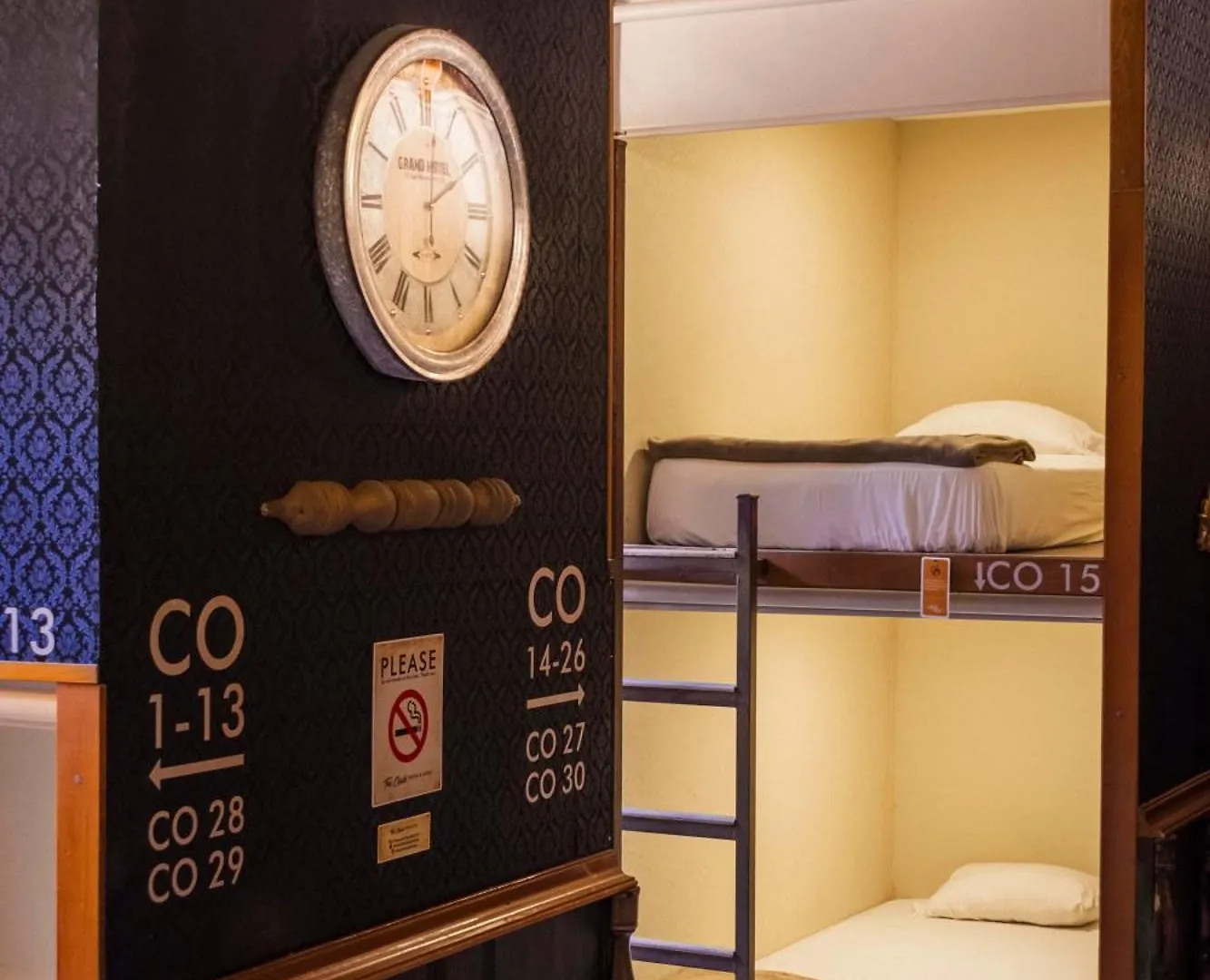 The Clock Hostel & Suites Cartagena