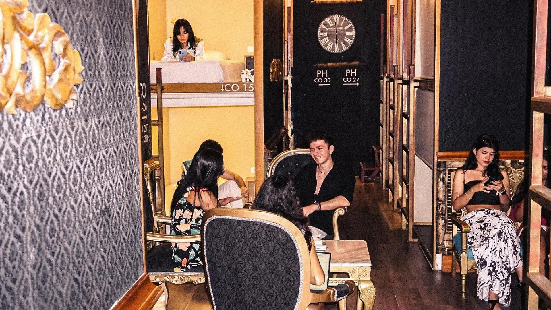 The Clock Hostel & Suites Cartagena