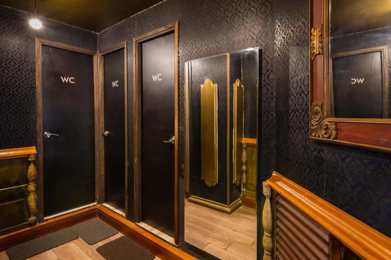 The Clock Hostel & Suites Cartagena