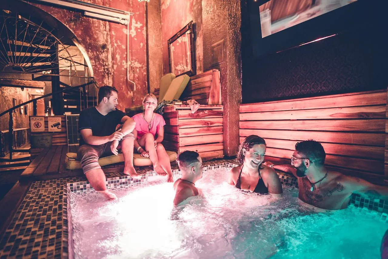 The Clock Hostel & Suites Cartagena